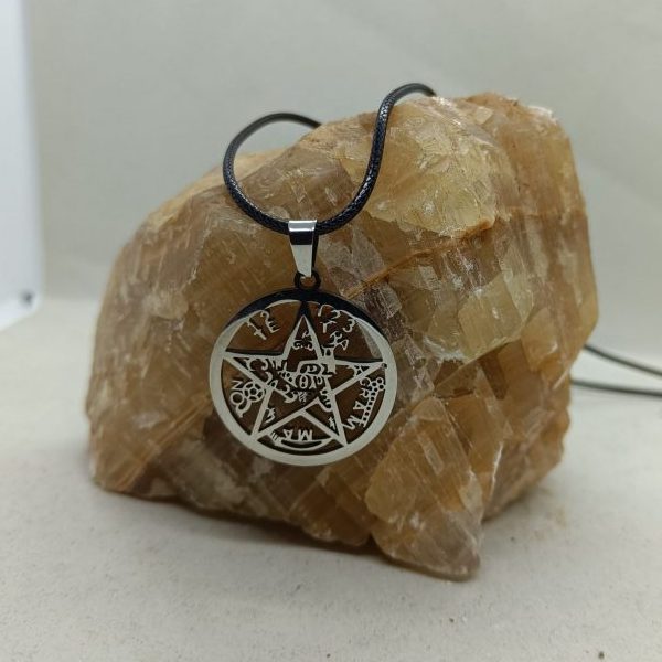 Amuleto tetragramatón