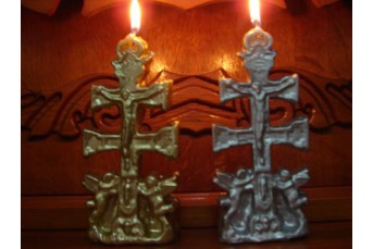 CRUZ DE CARAVACA 17 cm. ( diferentes colores)