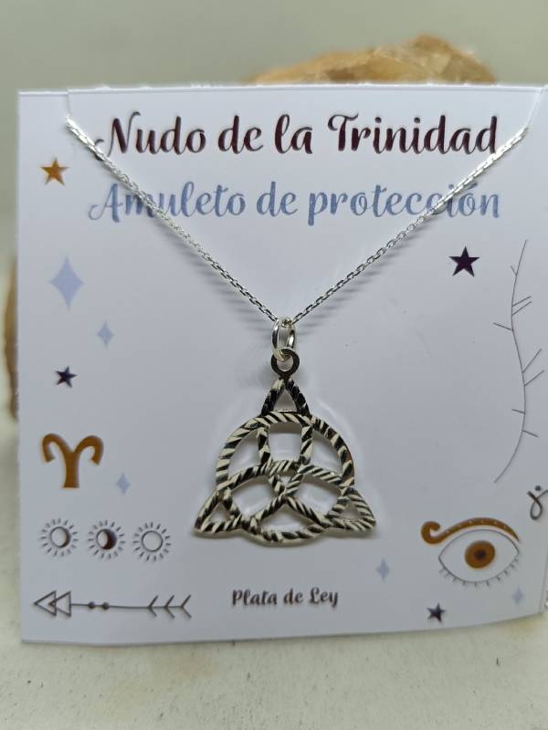 Collar Trisquel Nudo de la Trinidad
