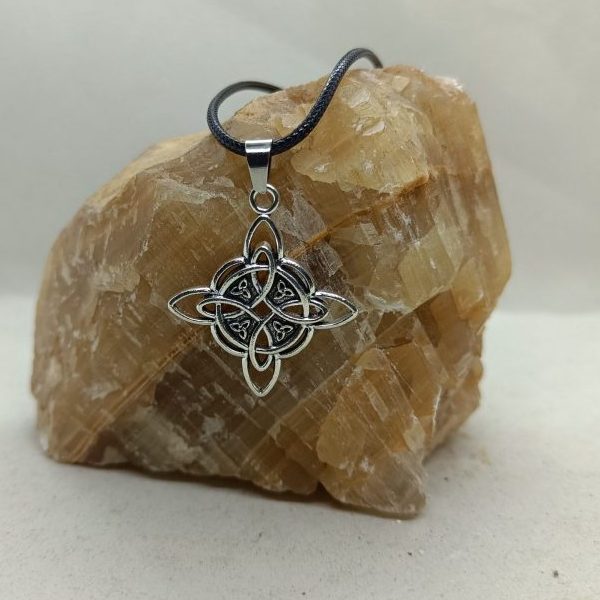 Nudo de la bruja (acero)